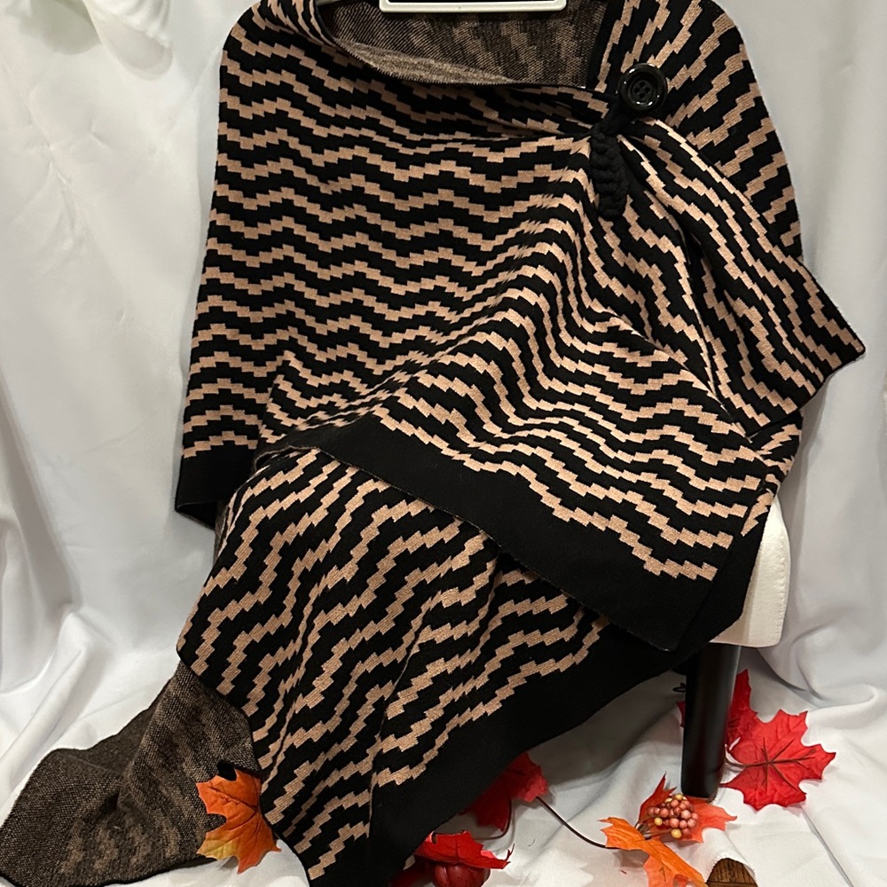 Puli Black and Brown Chevron Poncho